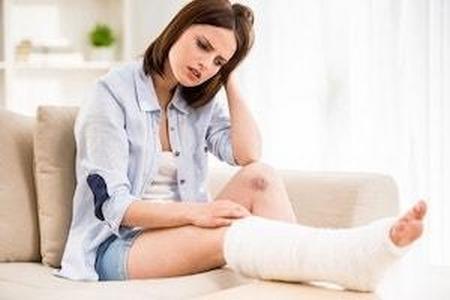 DuPage County slip and fall attorneys, slip and fall accident, accidents and social media, accident recovery, existing injuries